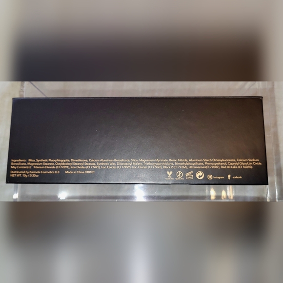 Karmela Cosmetics Defiance Eyeshadow Palette Divine Lipstick Set - Picture 4 of 4